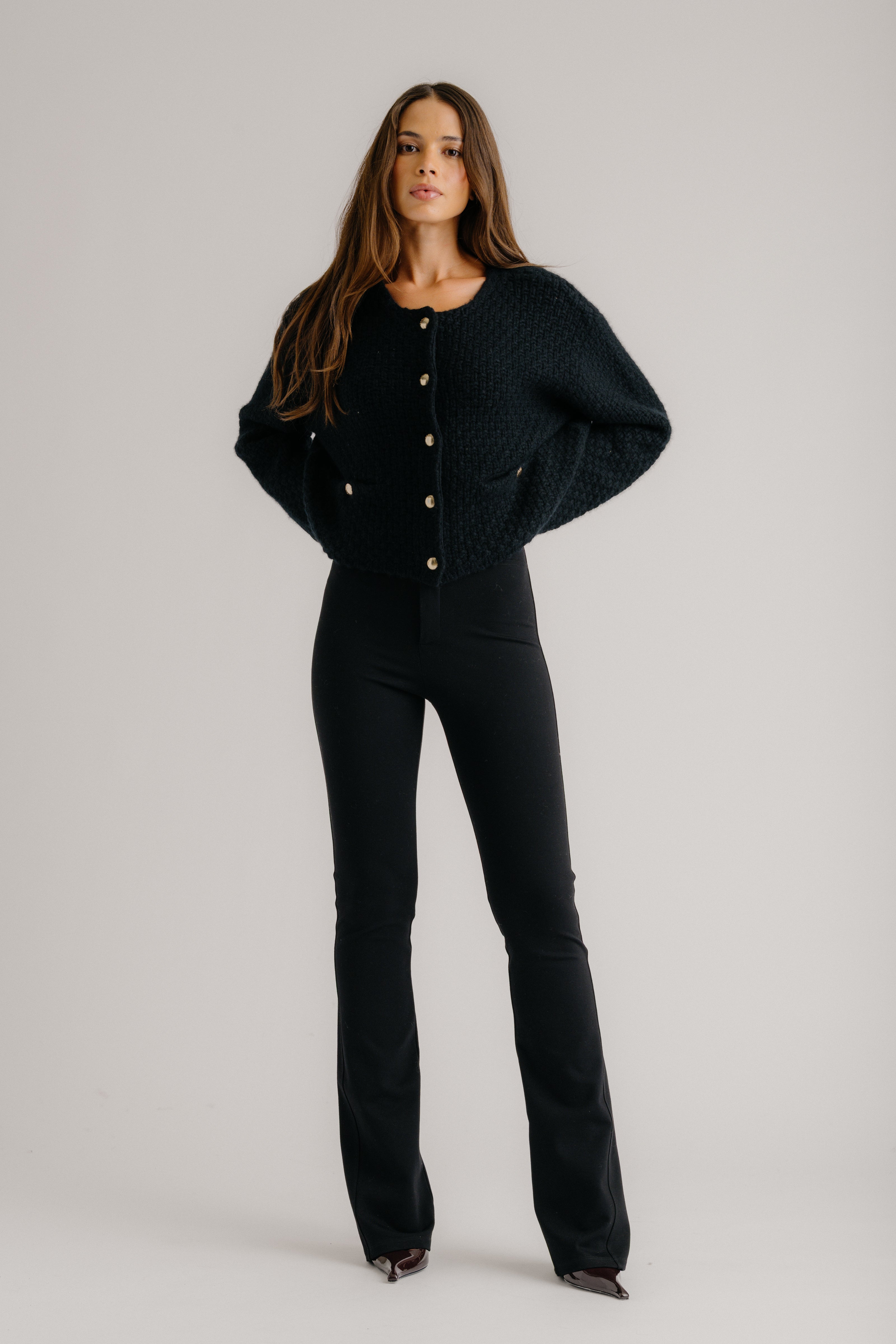 PETRA SUBTLE FLARE LEGGING | BLACK